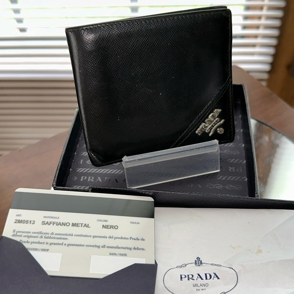 Men’s Prada Leather Bifold Wallet with Box - Picture 9 of 12